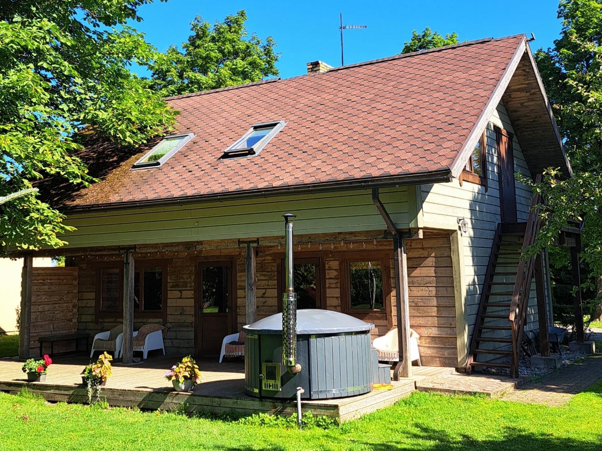 Viesu Maja "Ozolini" Jurkalne Exterior foto